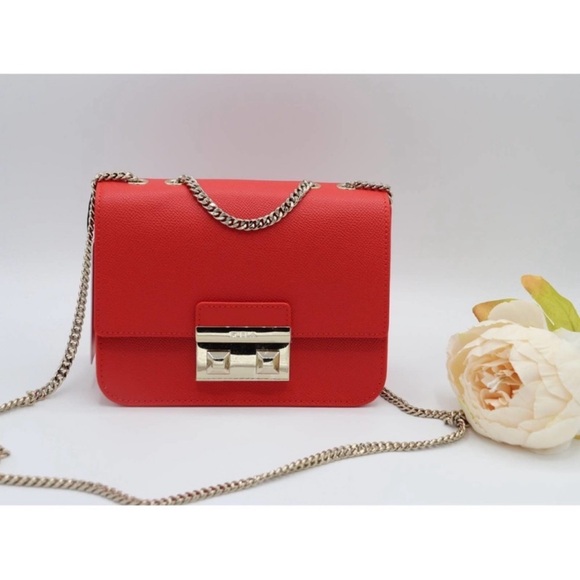Handbags - Buyers Givvy